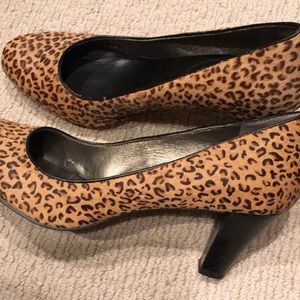 BR animal print pump